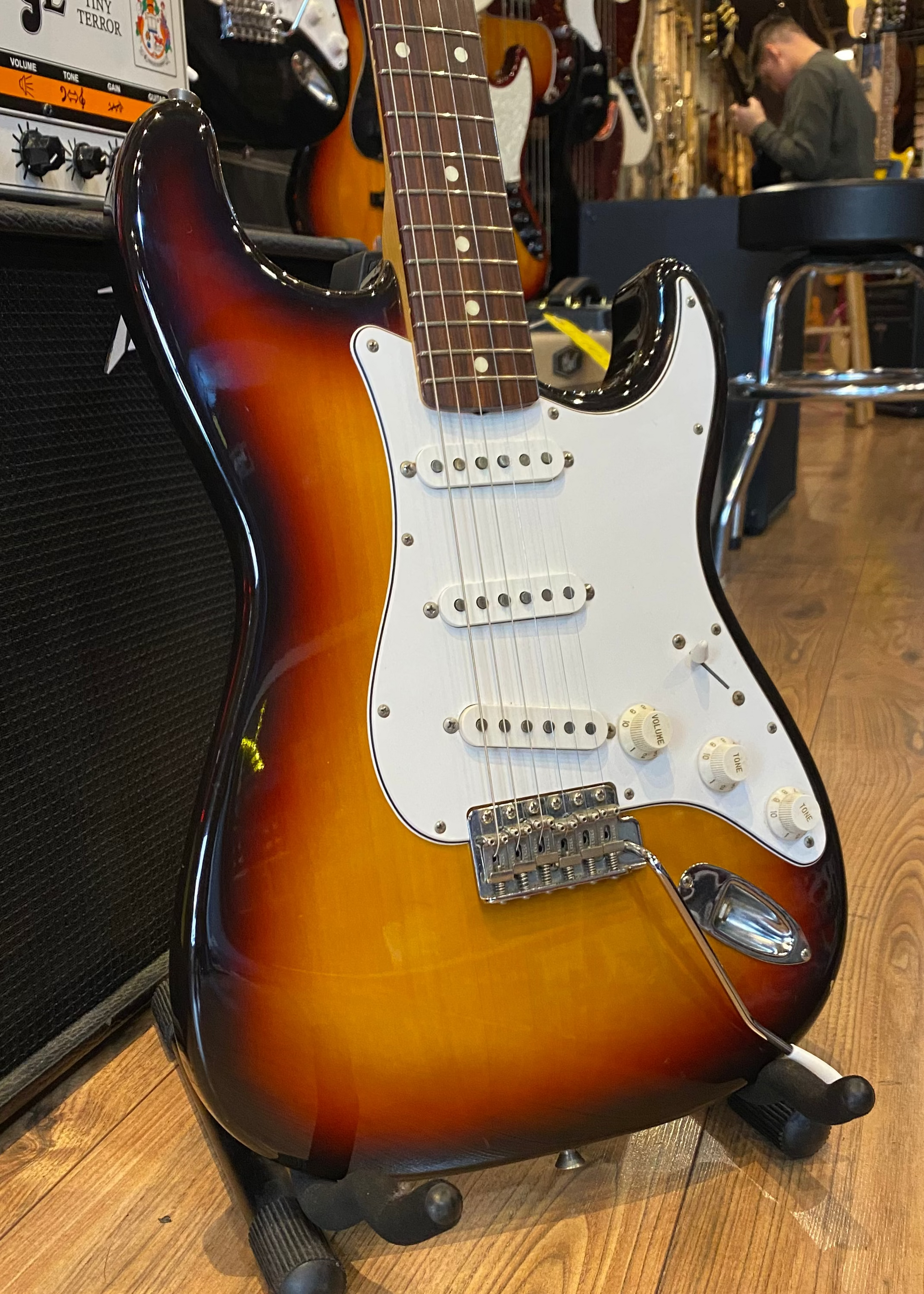 Pre-Owned Fender MIJ ST-62 Stratocaster 1993 & Hardcase – Rose-Morris