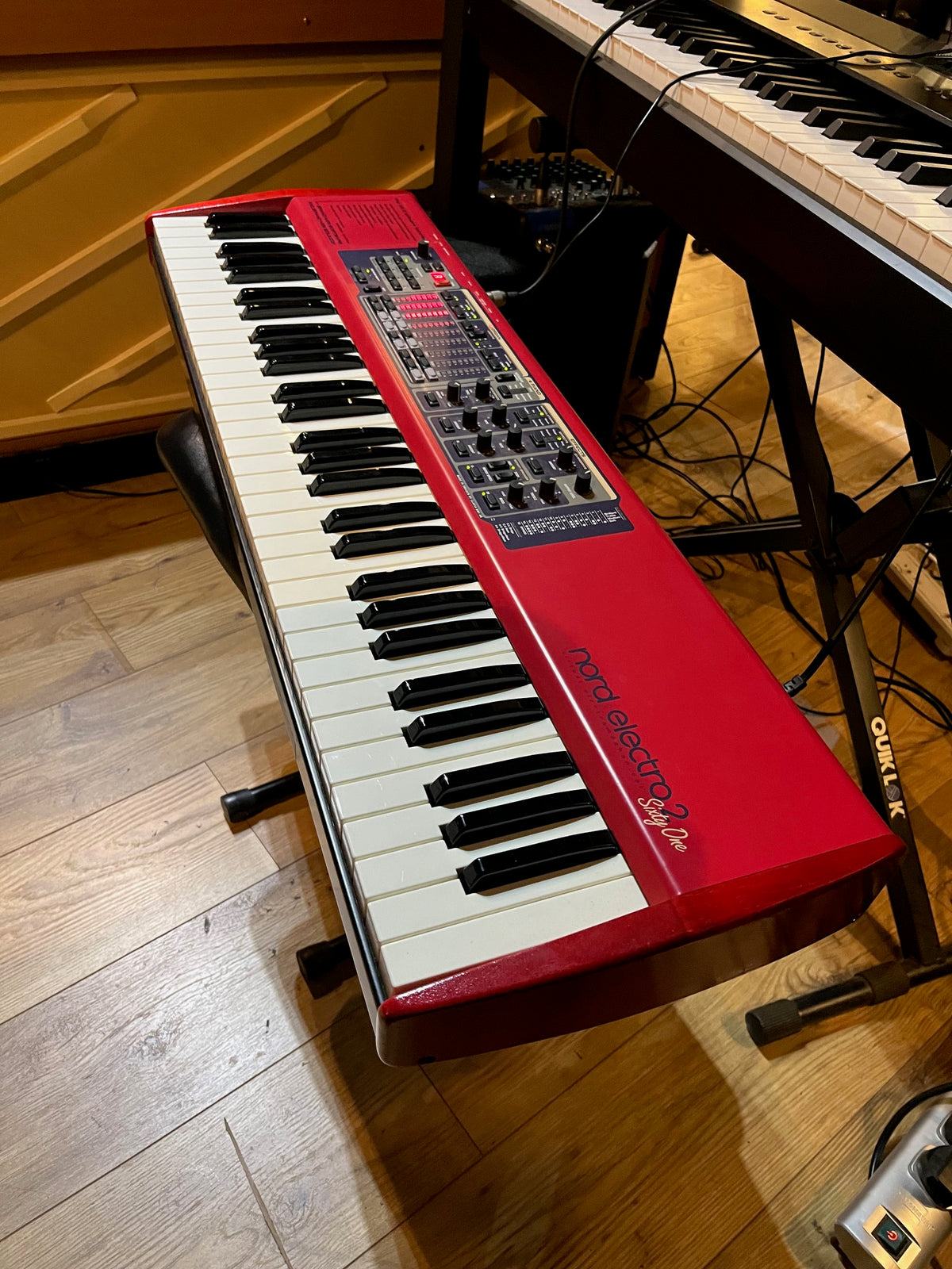 Pre-Owned Nord Electro 2 61 & Hardcase – Rose-Morris