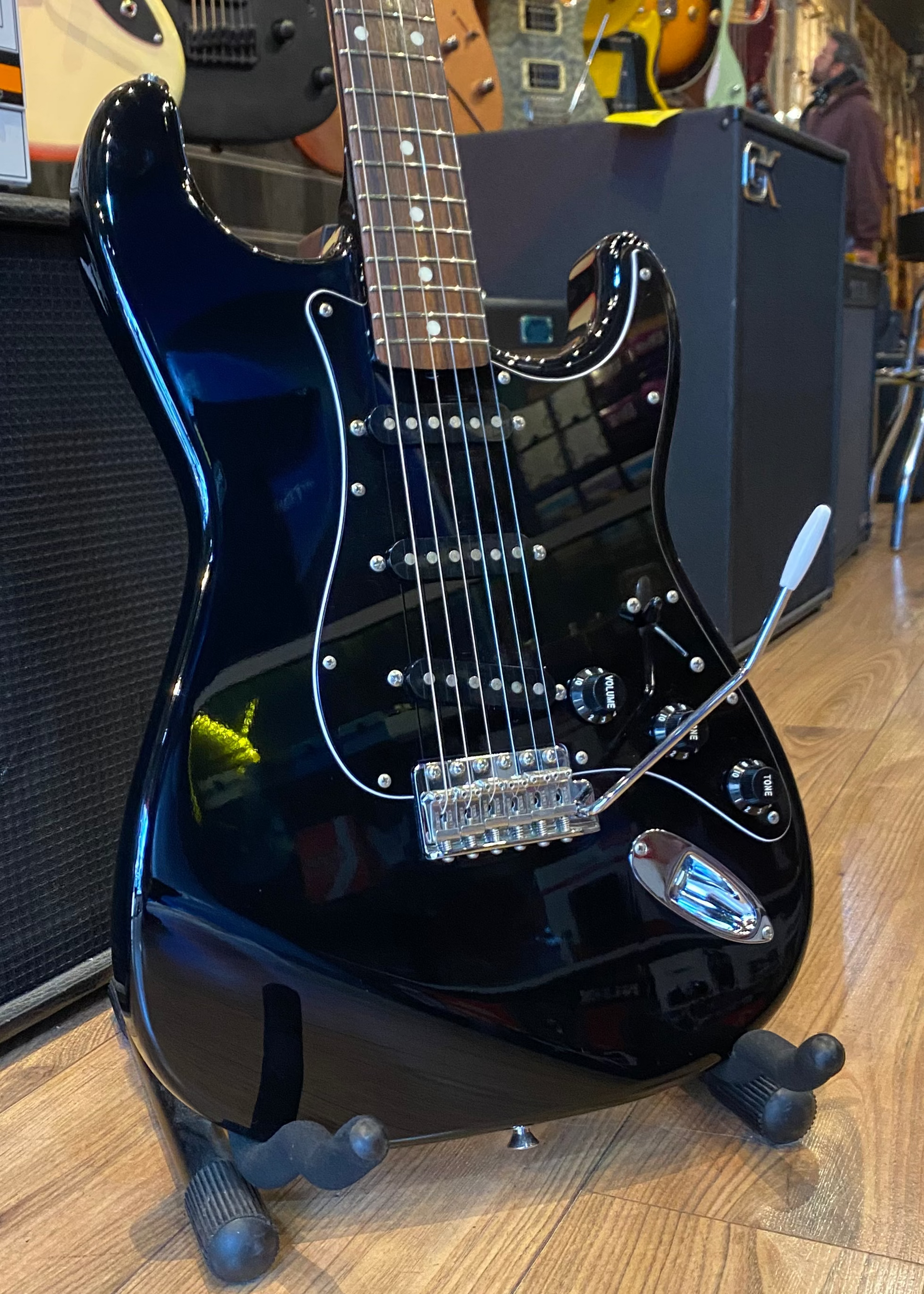 Pre-Owned Fender MIJ ST62-ALLBK Stratocaster All Black 2013
